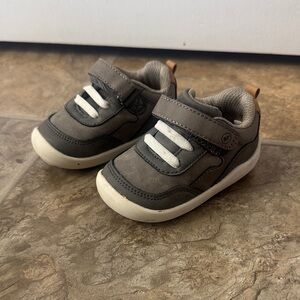 Stride Rite grey tennis shoes size 4